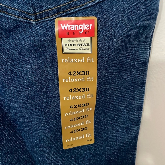 NEW Wrangler Hero Five Star Relaxed Jean.  42x30 - Picture 5 of 7